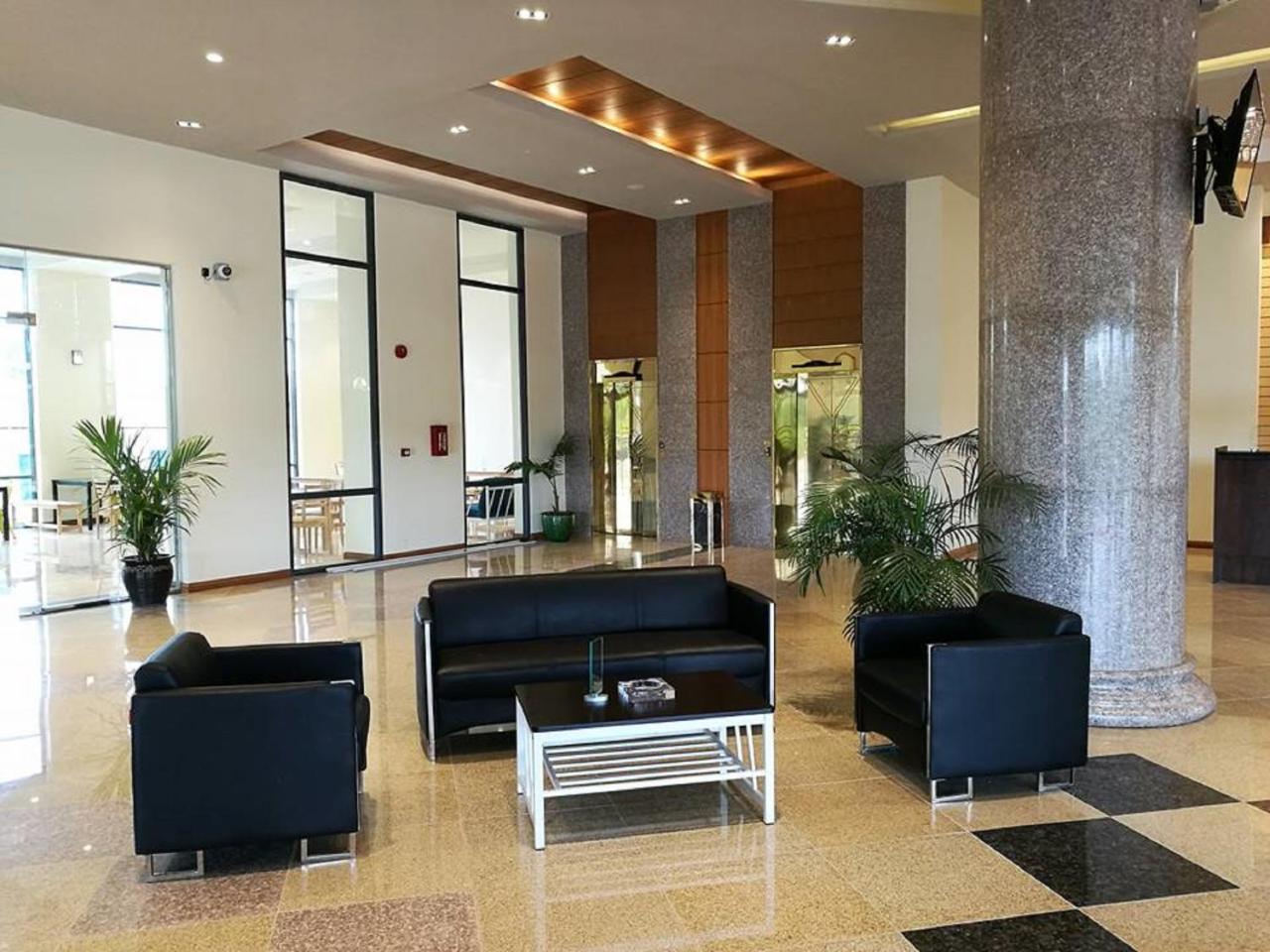 Vegas Hotel - Nay Pyi Taw Naypyidaw Extérieur photo