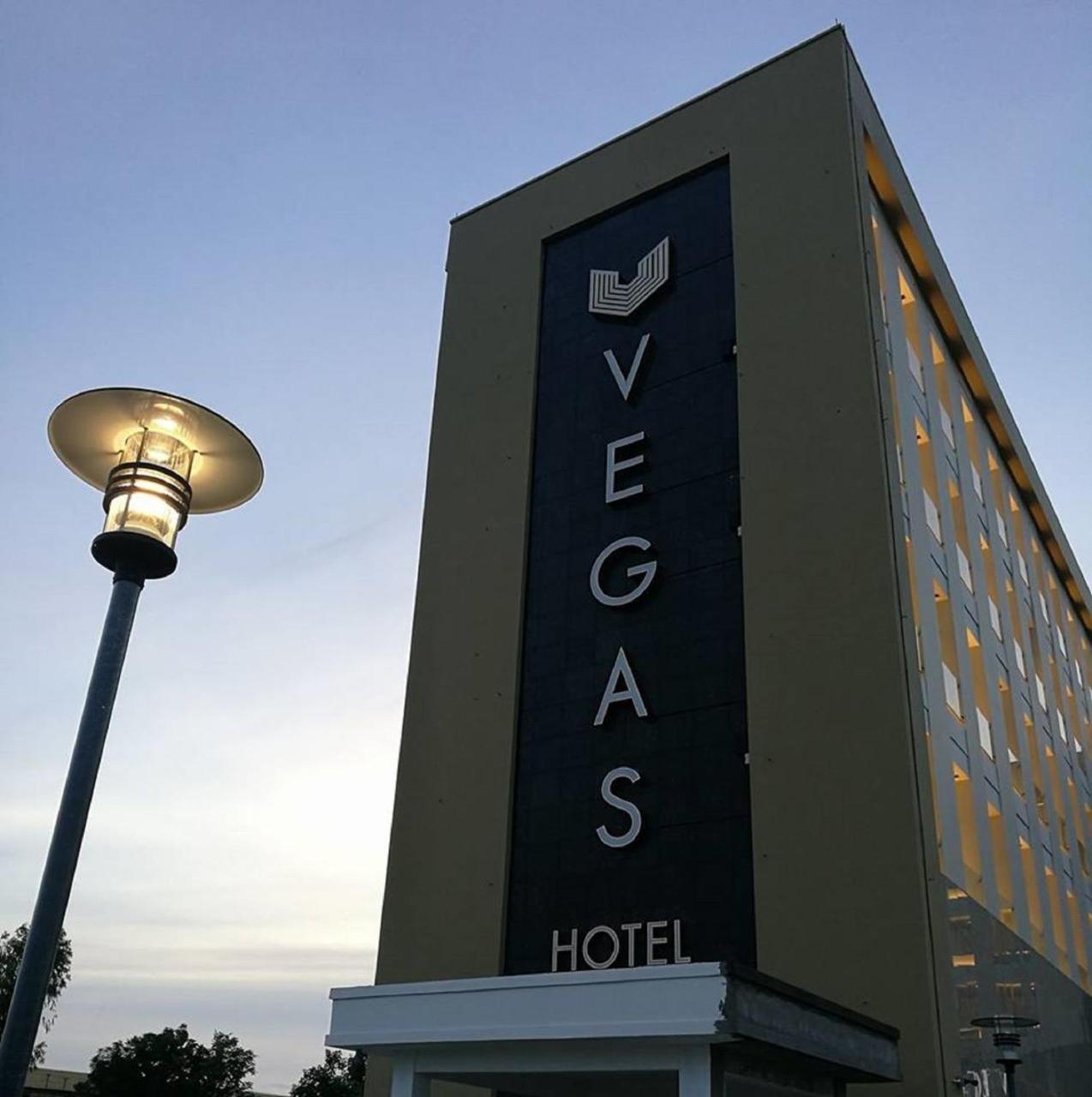 Vegas Hotel - Nay Pyi Taw Naypyidaw Extérieur photo