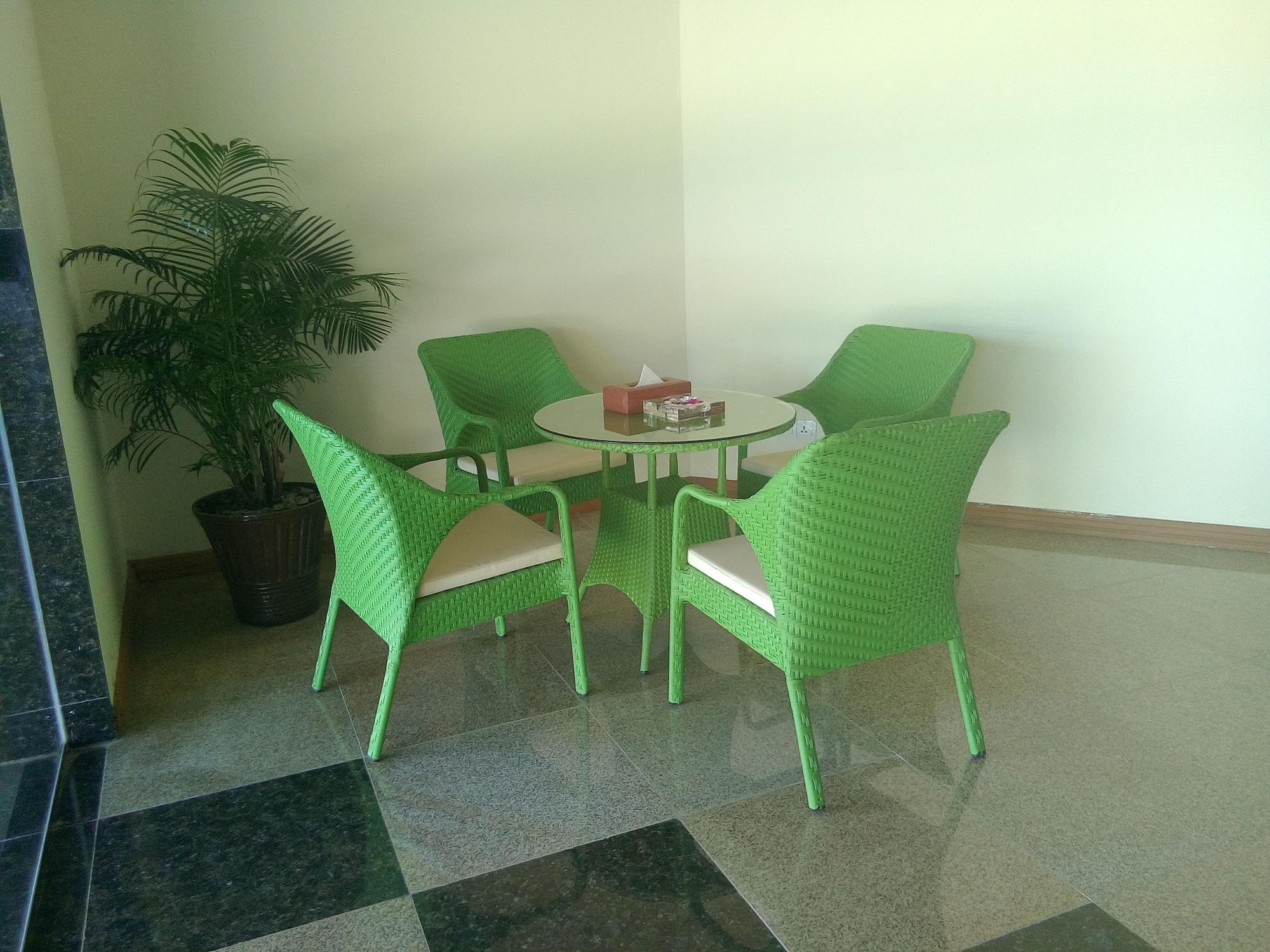 Vegas Hotel - Nay Pyi Taw Naypyidaw Extérieur photo
